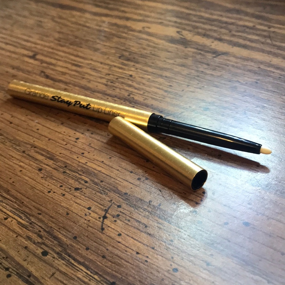 Lip liner